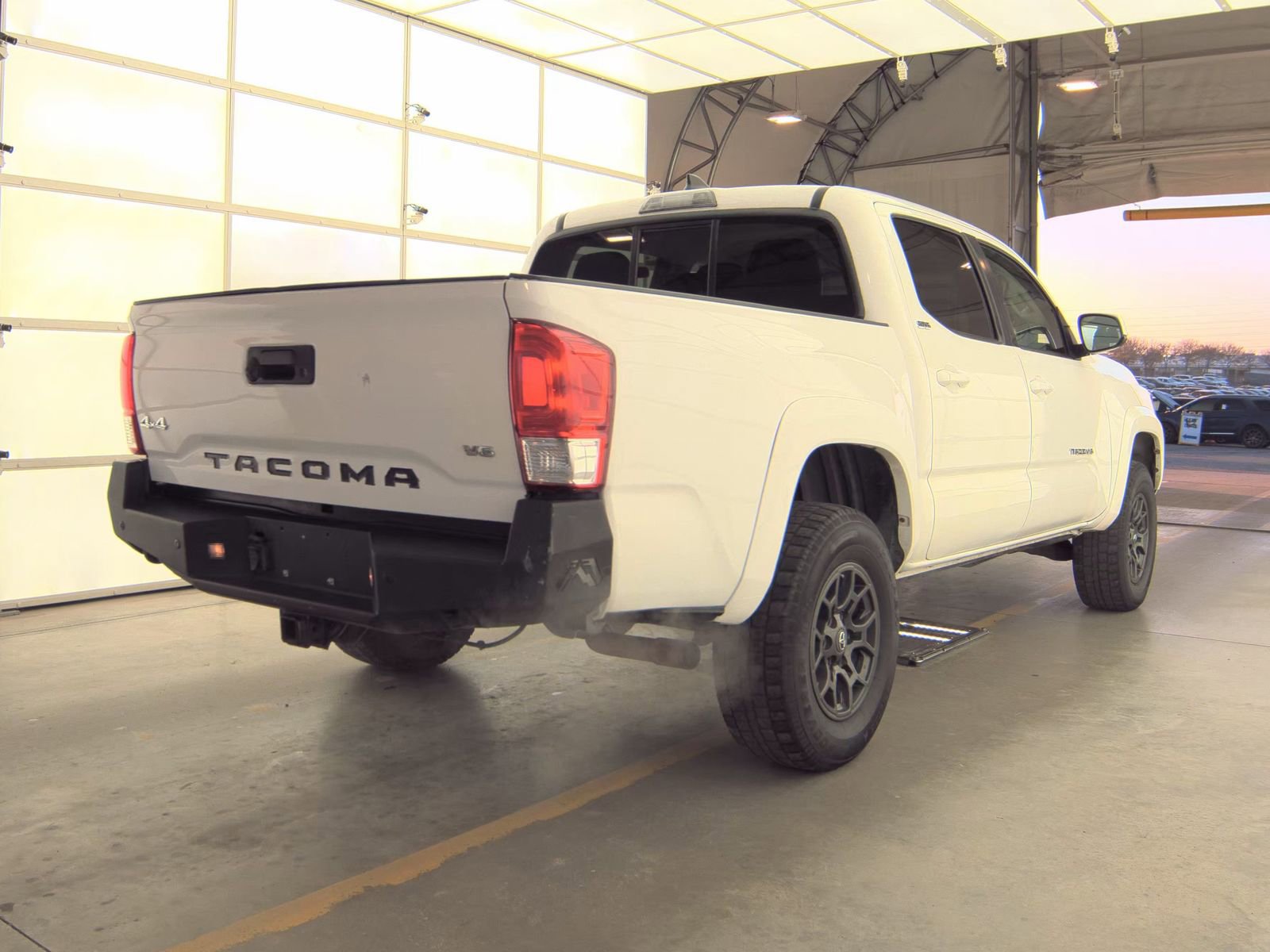 Used 2017 Toyota Tacoma SR5 image 5