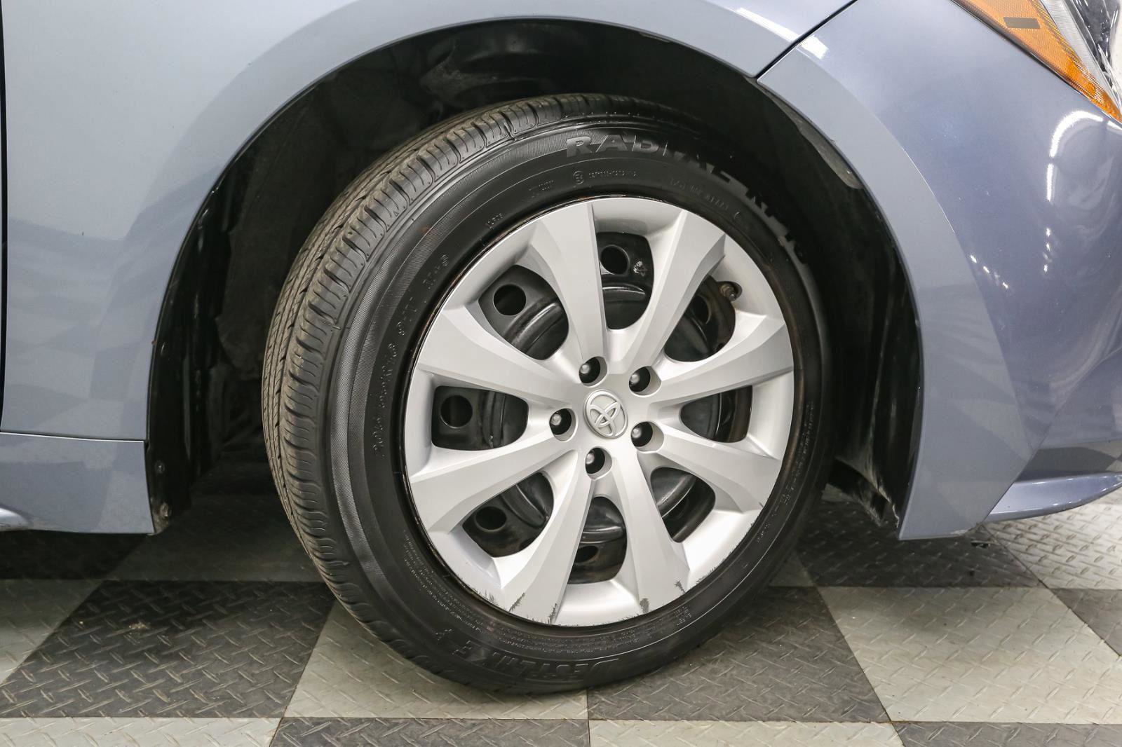 Used 2022 Toyota Corolla LE image 14