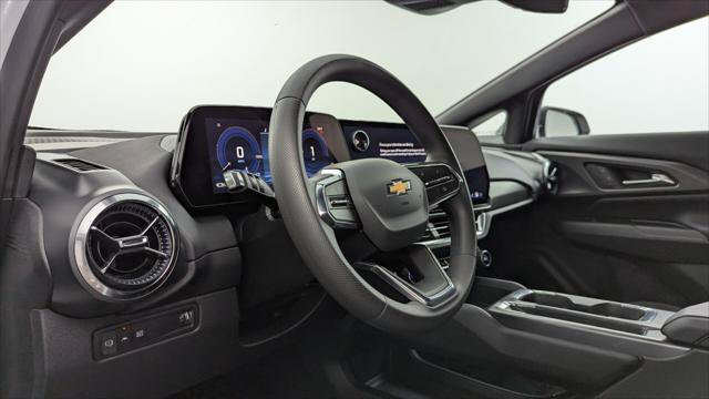 Used 2026 Chevrolet Equinox EV LT FWD image 23