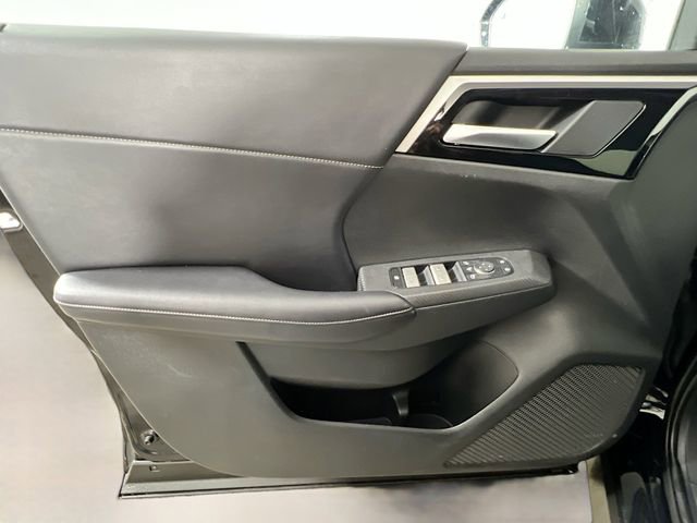 Used 2024 Mitsubishi Outlander SE image 32