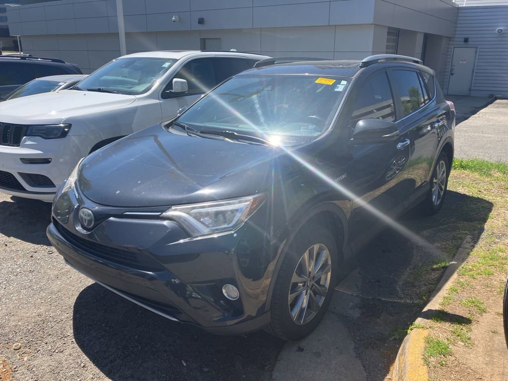 Used 2017 Toyota RAV4 Limited image 3