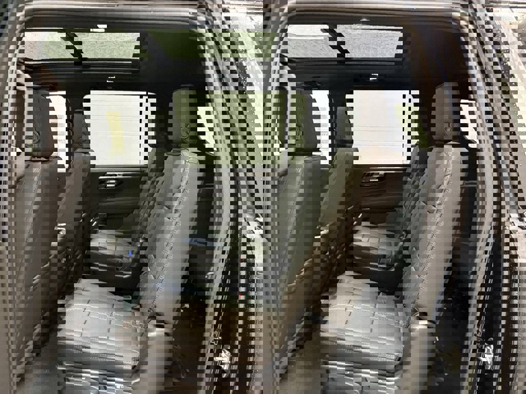 New 2026 Chevrolet Suburban High Country image 11