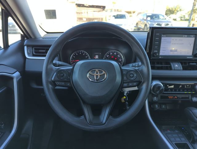 Used 2021 Toyota RAV4 LE image 16