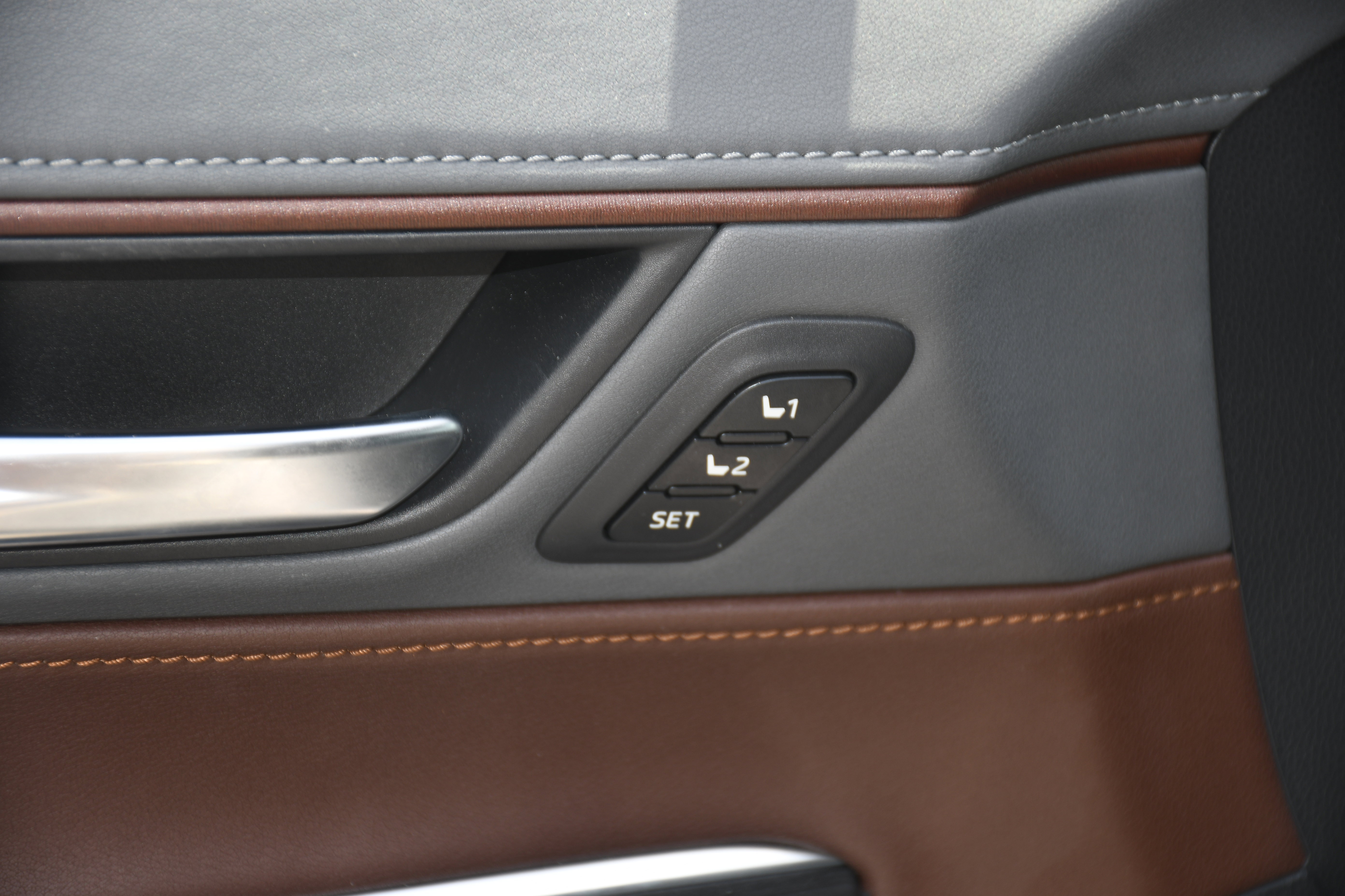 Certified 2023 Toyota Venza XLE AWD/4WD image 11