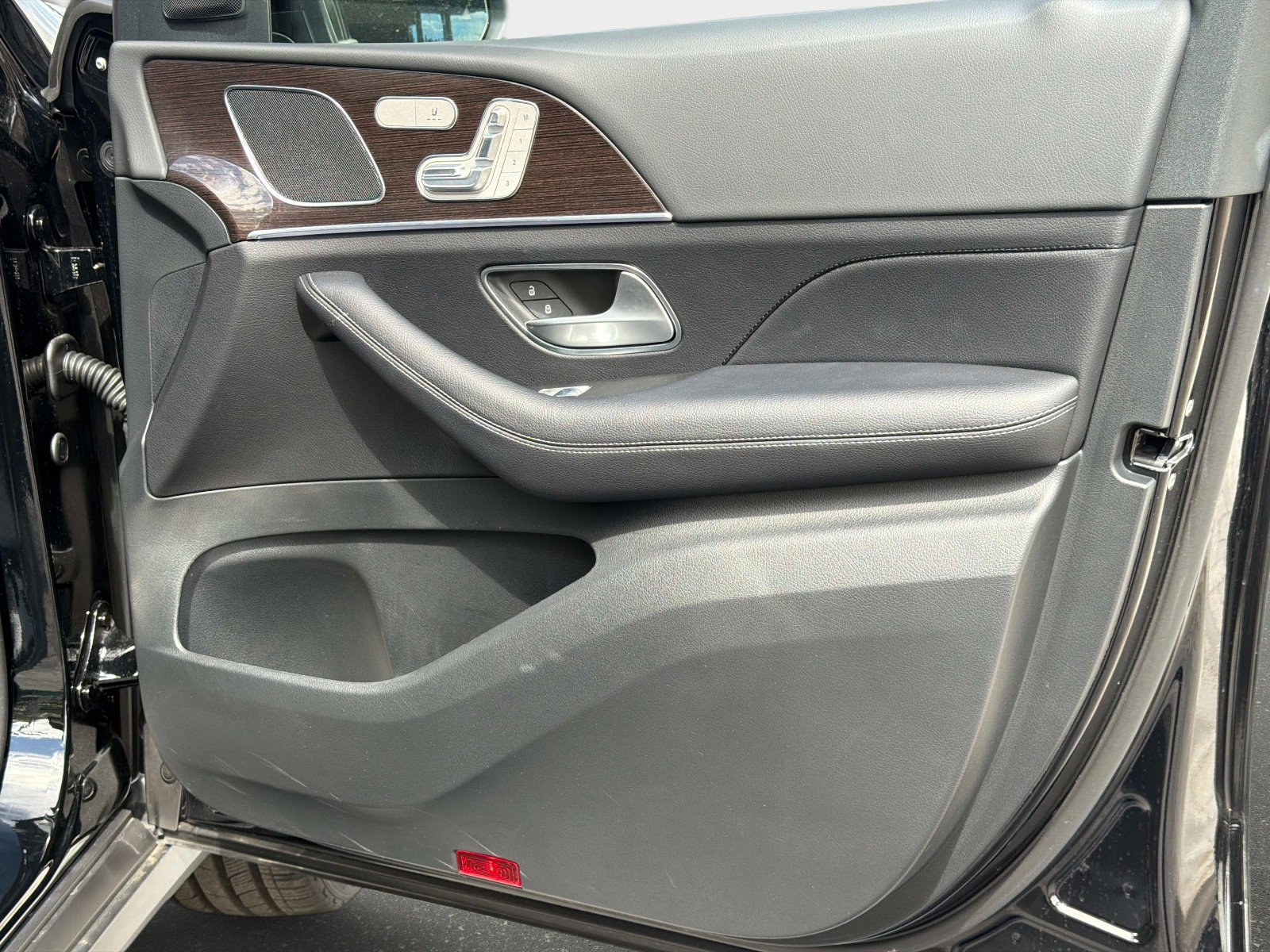 Used 2025 Mercedes-Benz GLE 450e 4MATIC image 22