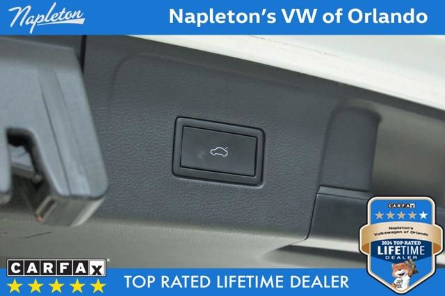 Certified 2022 Volkswagen Atlas SE w/ Black Wheel Package FWD image 39