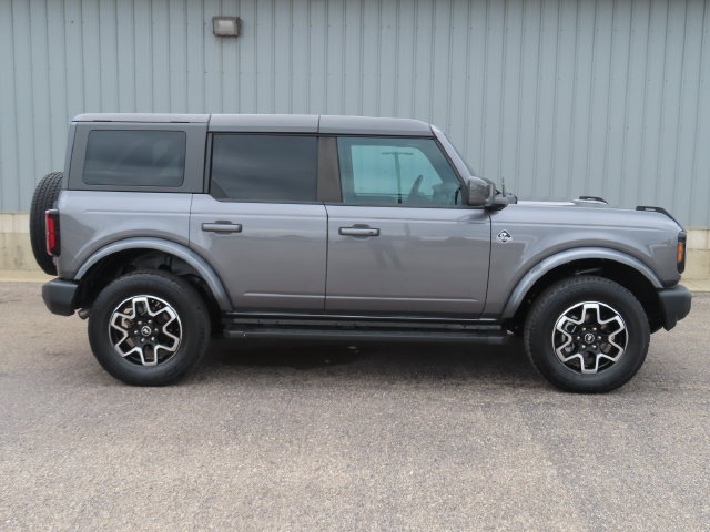 Used 2022 Ford Bronco Outer Banks AWD/4WD image 2