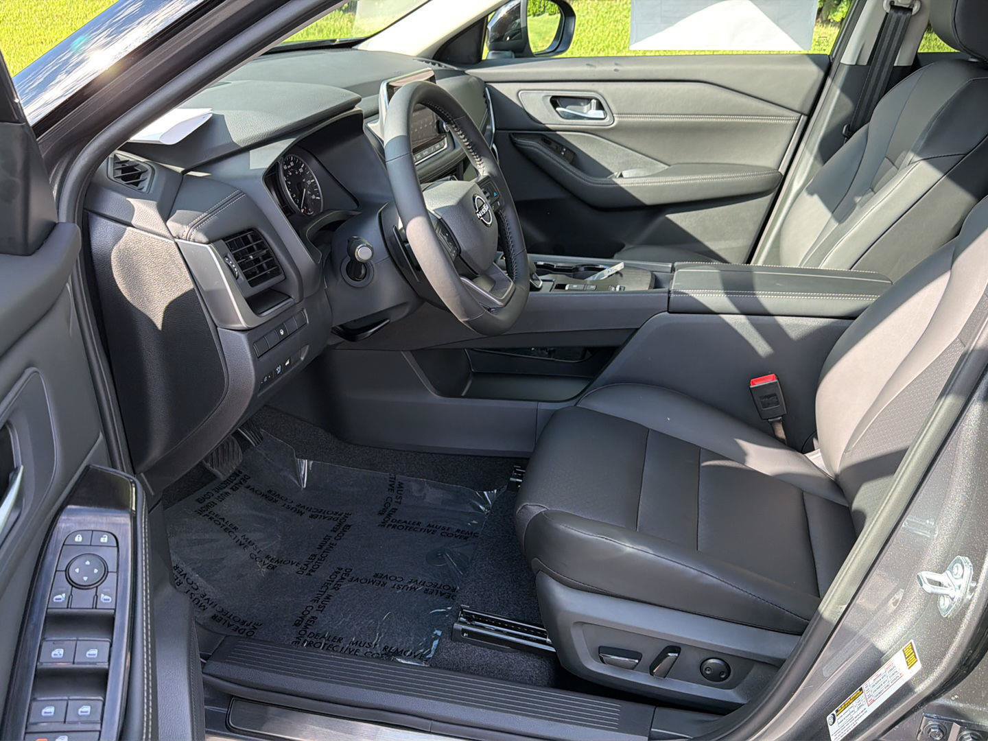 New 2026 Nissan Rogue Dark Armor FWD image 9