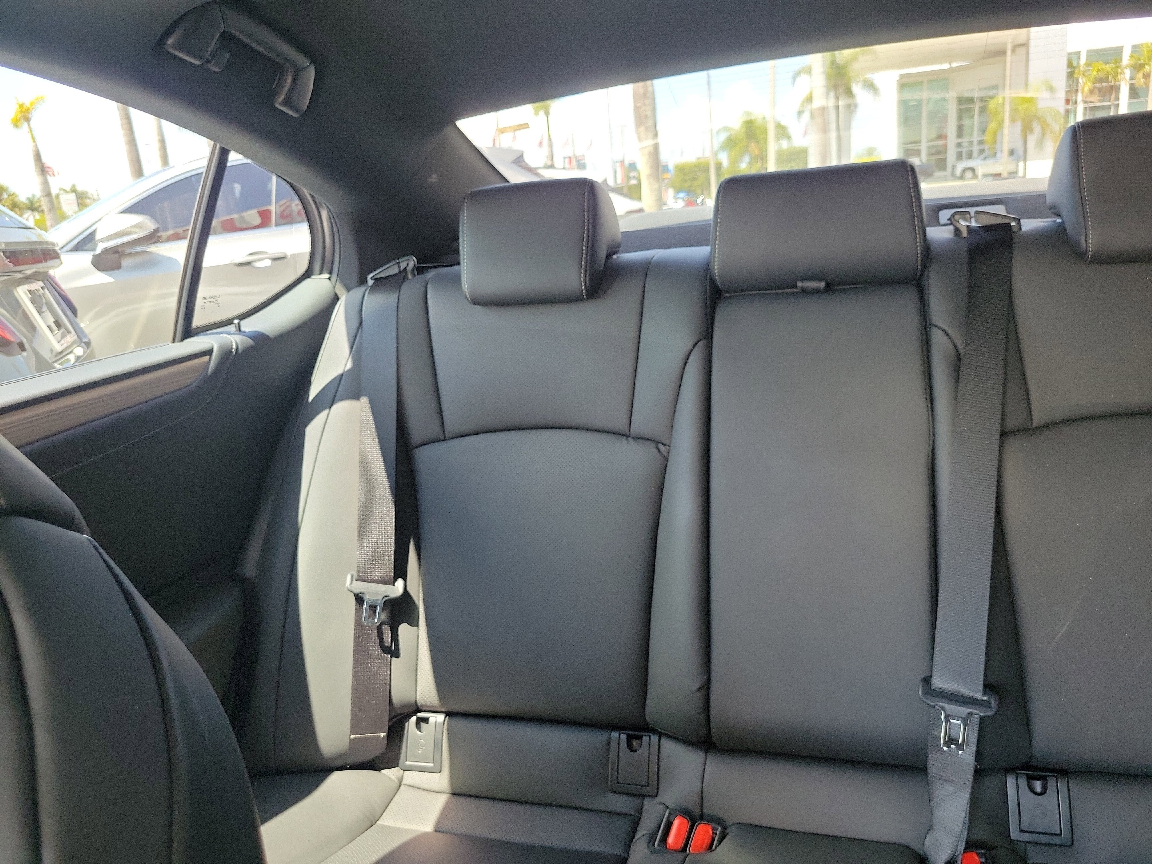 Used 2024 Lexus ES 350 F Sport w/ Accessory Package (Z2) FWD image 18