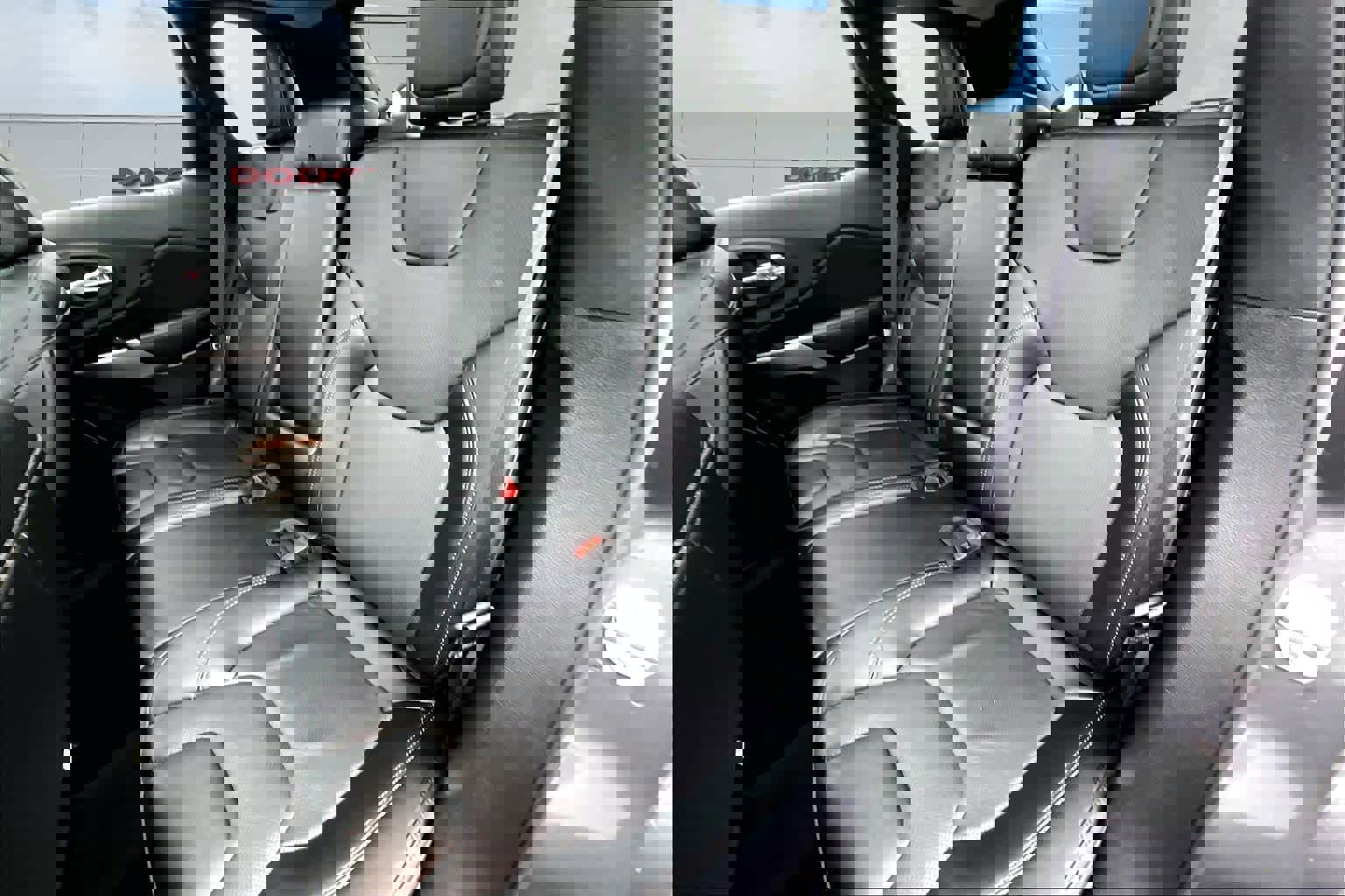 Used 2022 Jeep Cherokee Latitude Lux w/ Sun & Sound Group image 13