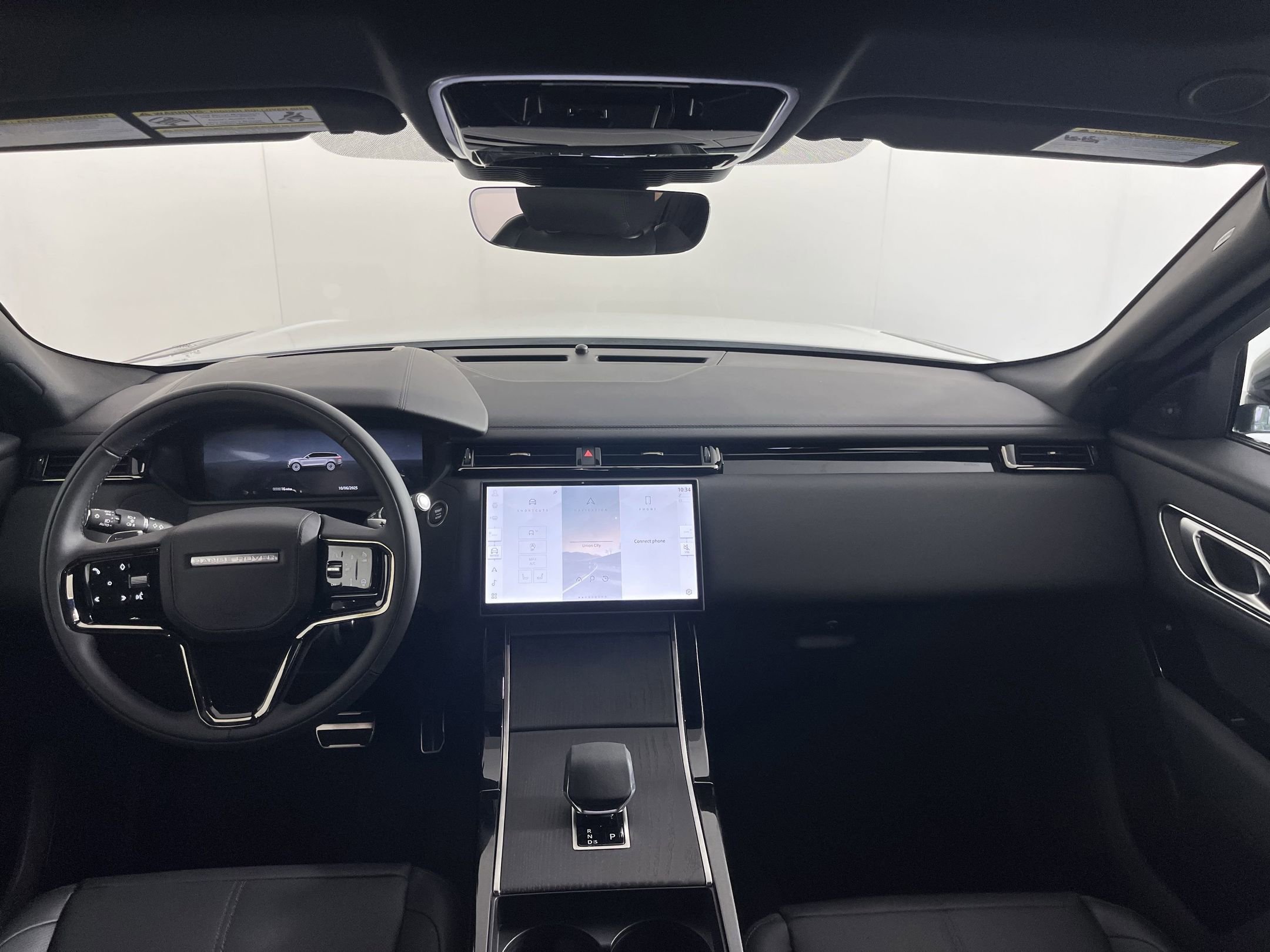 New 2026 Land Rover Range Rover Velar Dynamic SE image 14