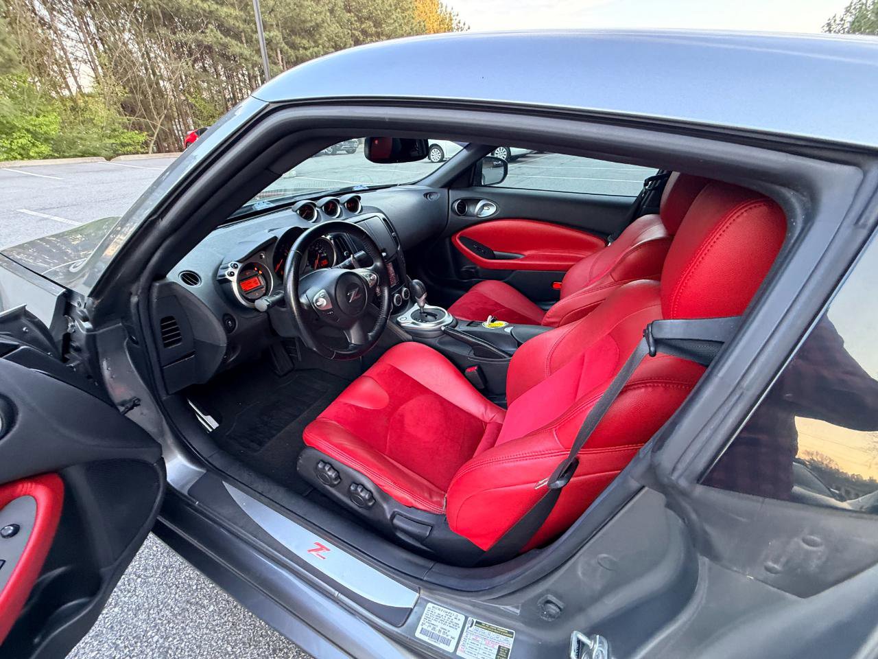 Used 2011 Nissan 370Z Touring w/ Sport Pkg RWD image 7