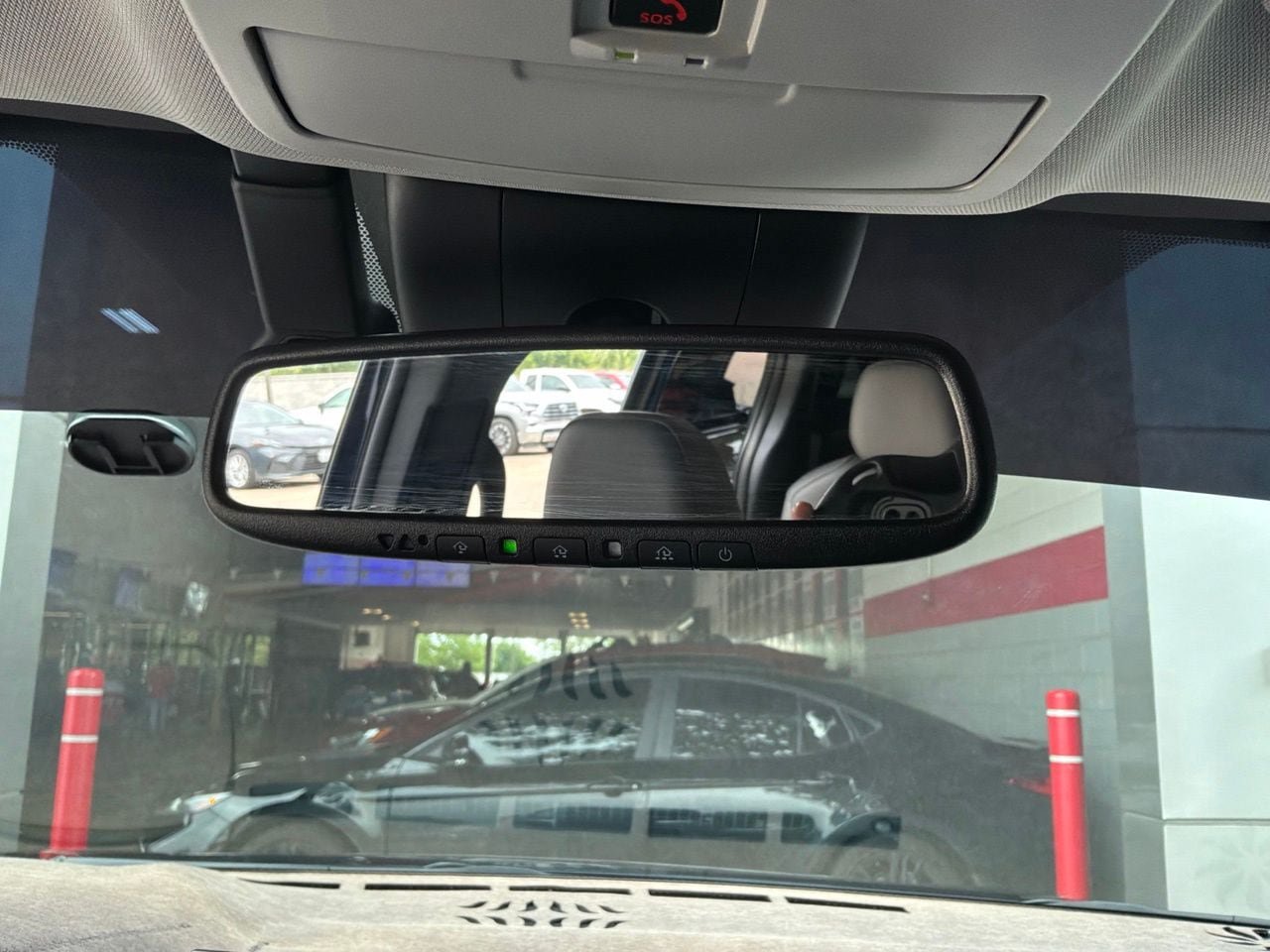 Used 2025 Toyota Sienna XLE FWD image 19