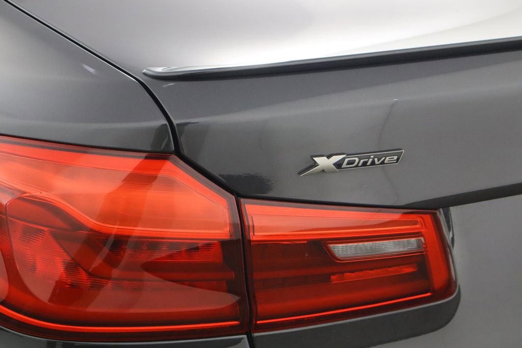 Used 2019 BMW M550i xDrive image 39