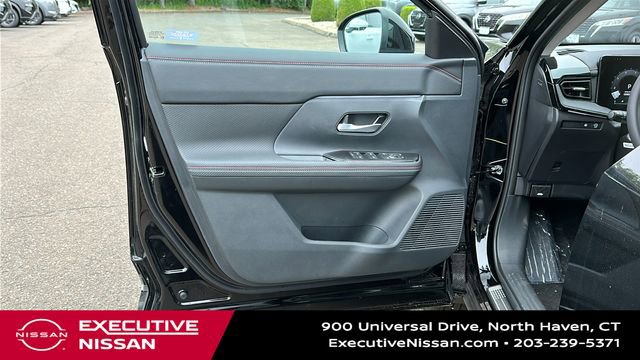 Used 2025 Nissan Kicks SR w/ Illumination Package FWD image 9