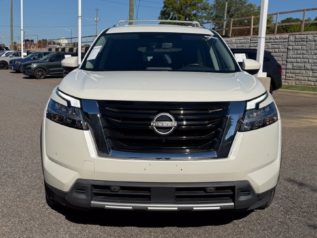 Used 2023 Nissan Pathfinder SL AWD/4WD image 8