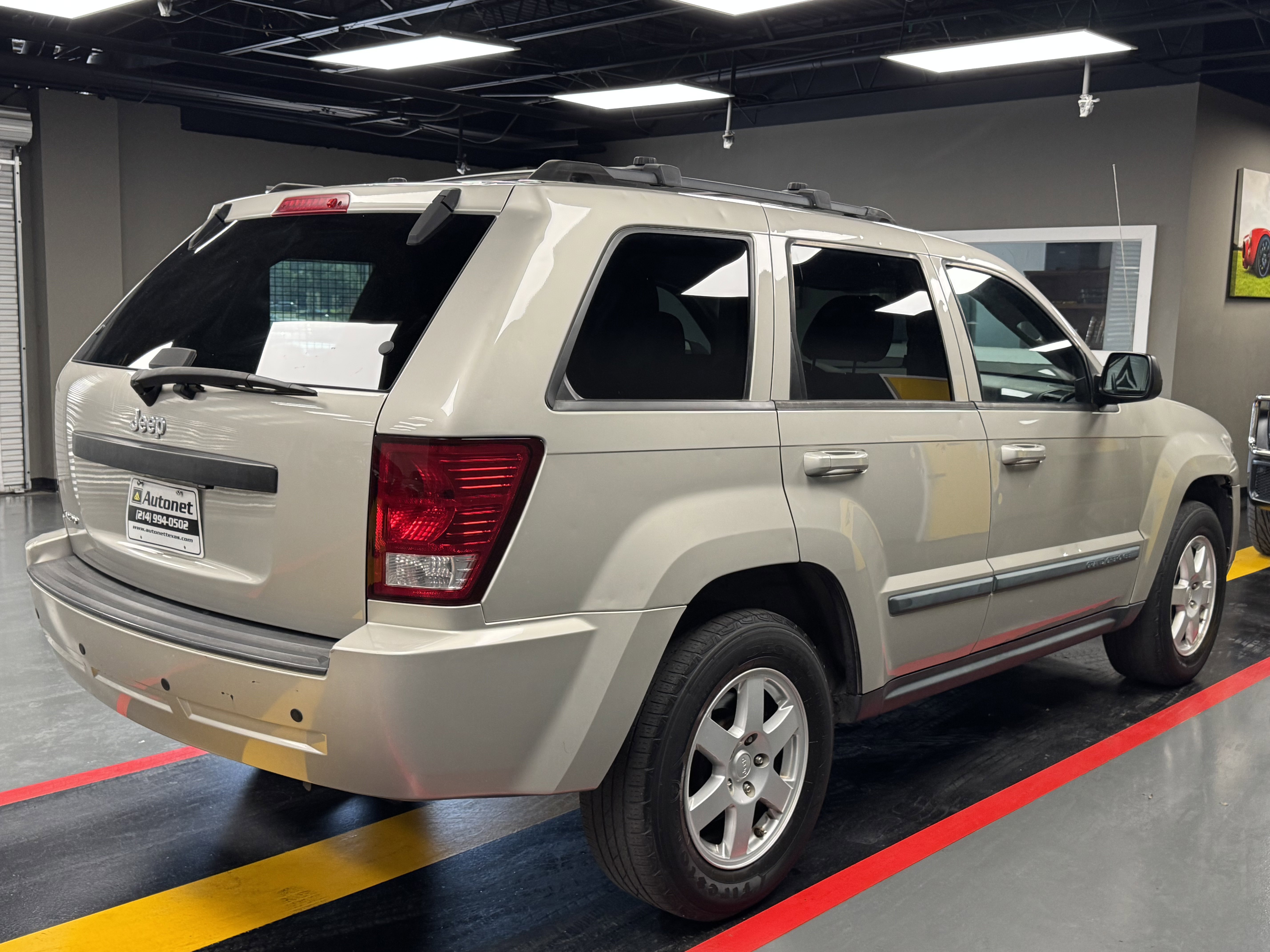 Used 2009 Jeep Grand Cherokee Laredo w/ Popular Equipment Group image 6