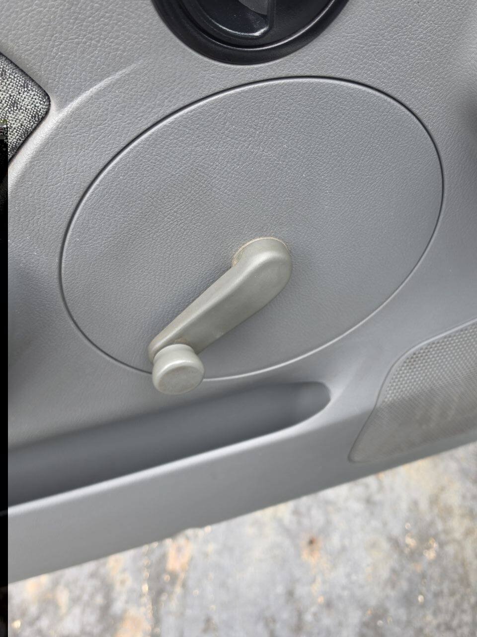 Used 2004 Chevrolet Aveo Hatchback FWD image 15