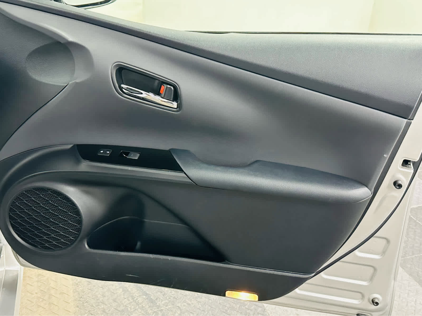 Used 2019 Toyota Prius LE image 24