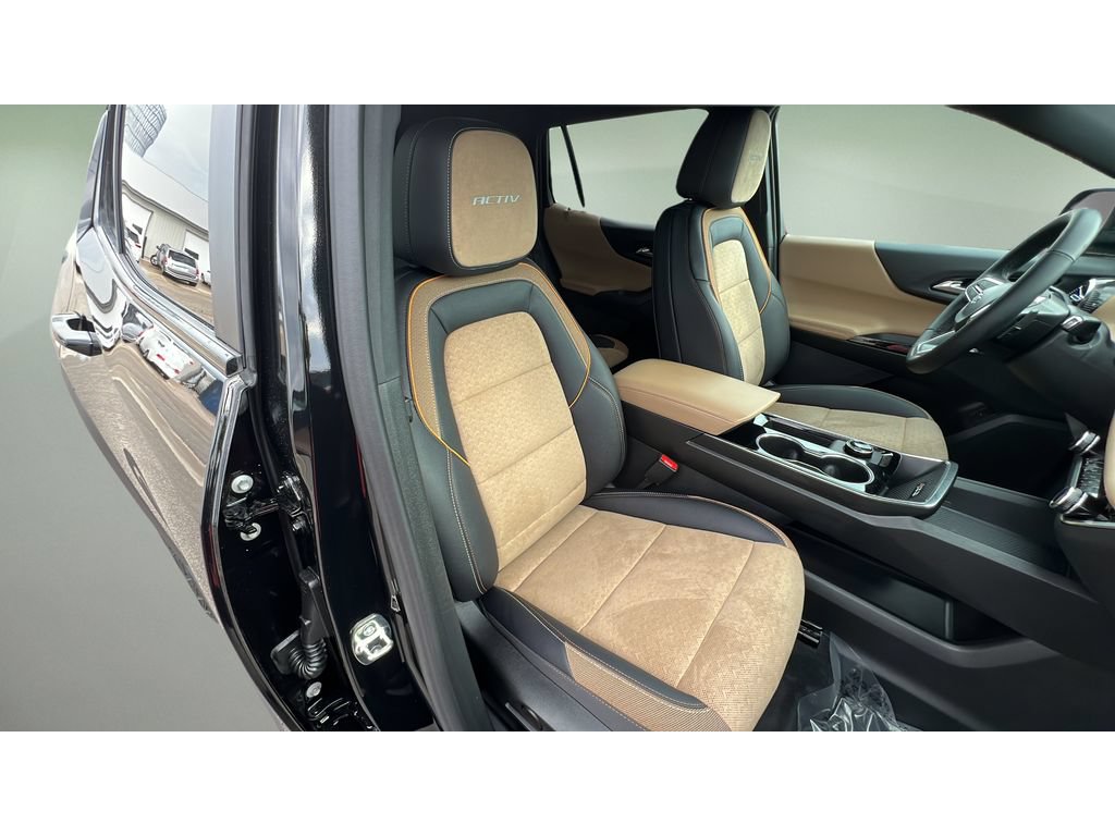 Certified 2025 Chevrolet Equinox ACTIV w/ Safety and Technology Package AWD/4WD image 32