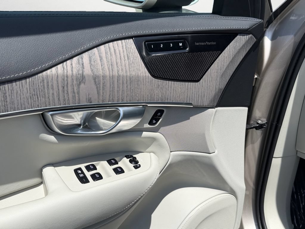 Certified 2024 Volvo XC90 B6 Ultimate AWD/4WD image 15