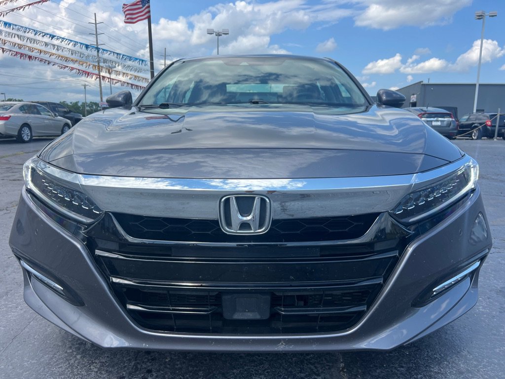 Used 2018 Honda Accord Touring image 2