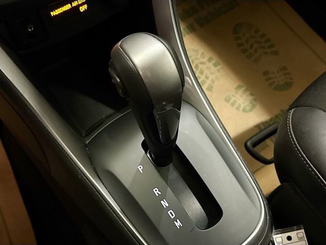 Used 2022 Chevrolet Trax LT w/ LT Convenience Package image 17