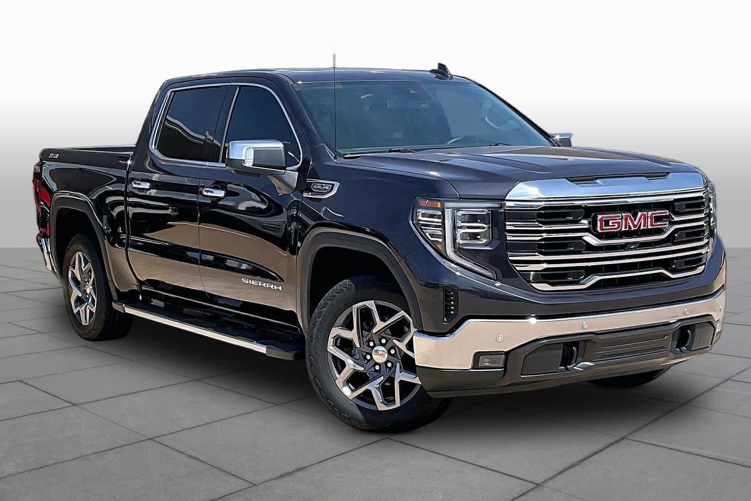 Used 2022 GMC Sierra 1500 SLT w/ SLT Premium Plus Package AWD/4WD image 4