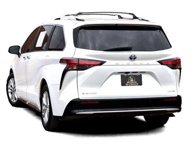 Used 2025 Toyota Sienna Limited image 21