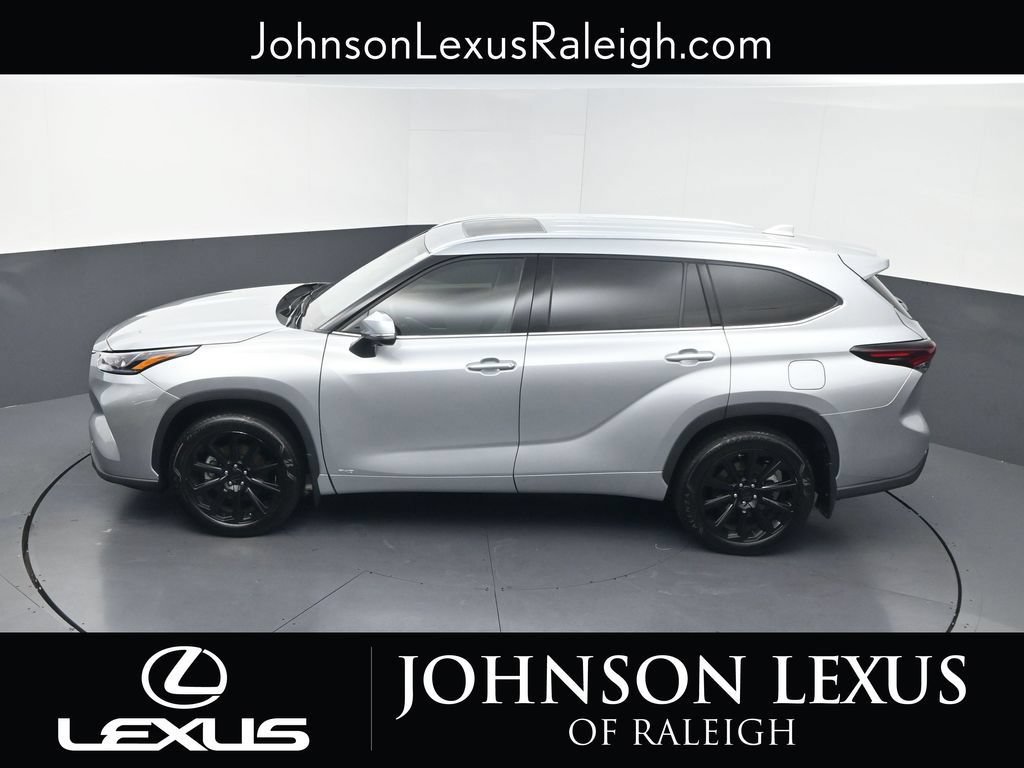 Used 2024 Toyota Highlander Limited AWD/4WD image 29