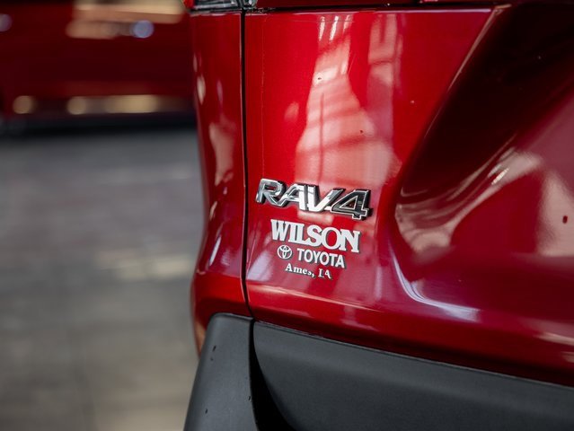 Used 2021 Toyota RAV4 XLE image 6
