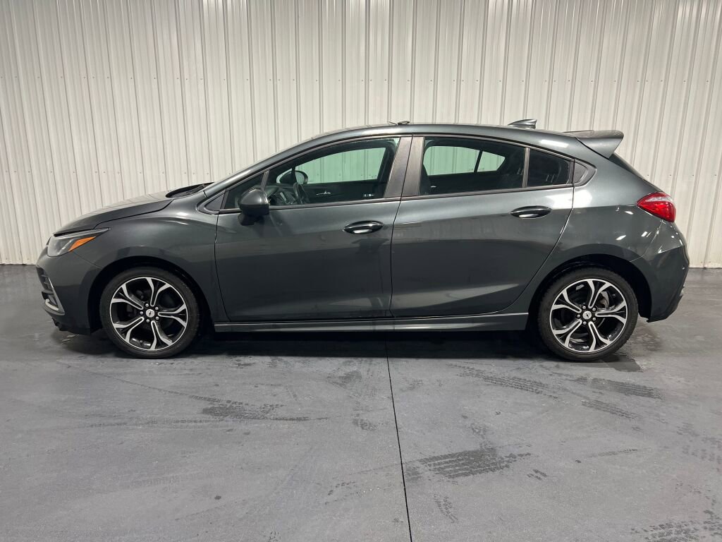 Used 2019 Chevrolet Cruze LT image 16