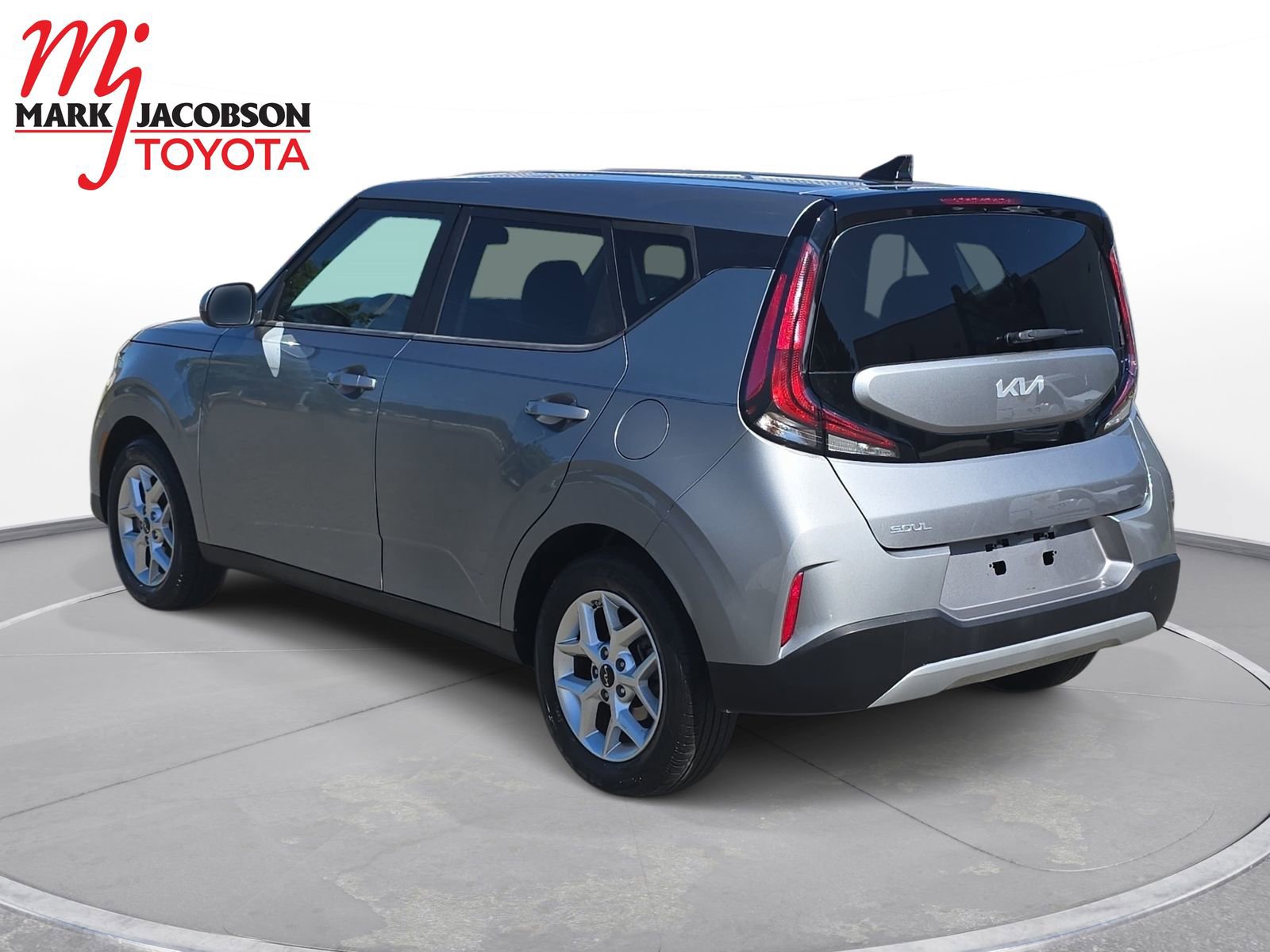 Used 2024 Kia Soul LX w/ Option Group 015 FWD image 7