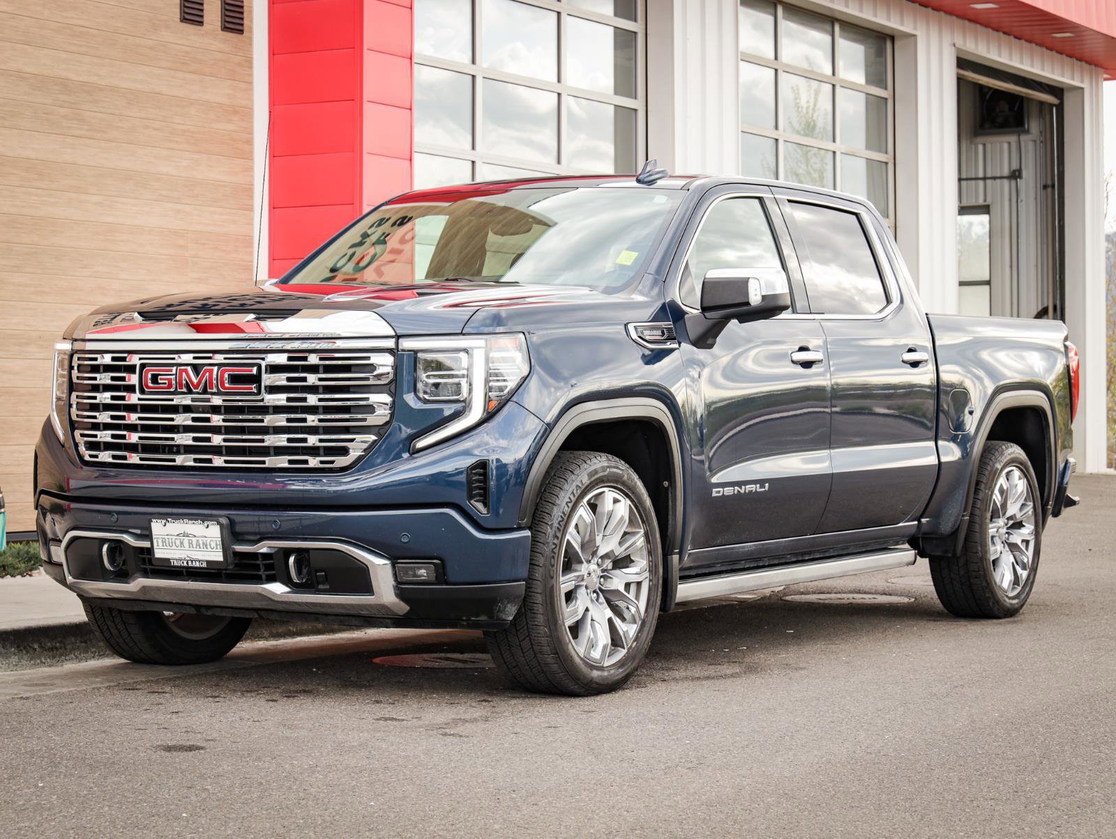 Used 2022 GMC Sierra 1500 Denali w/ Denali Reserve Package image 8
