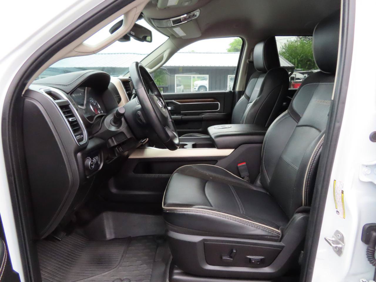 Used 2024 RAM 2500 Laramie AWD/4WD image 28