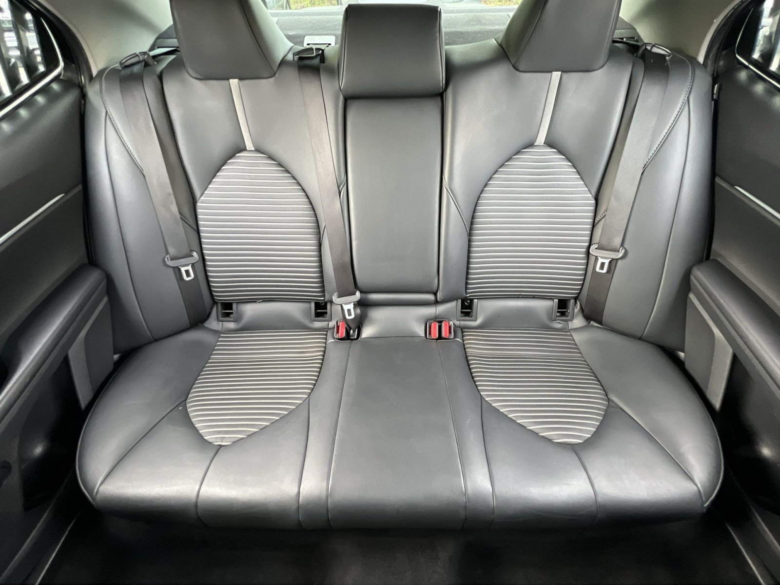 Used 2019 Toyota Camry SE w/ Audio Package FWD image 15