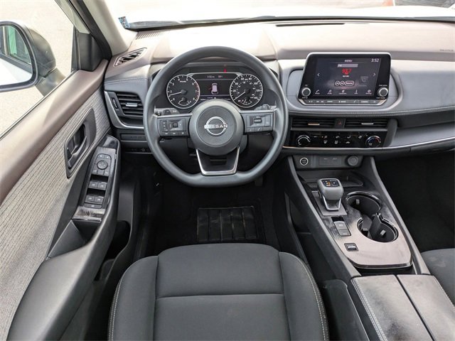 Used 2023 Nissan Rogue S image 28