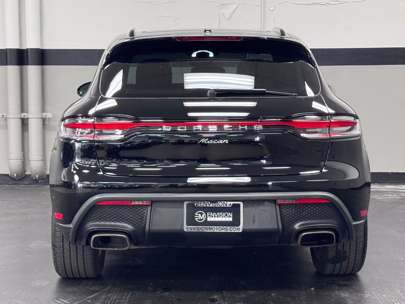 Used 2024 Porsche Macan AWD/4WD image 10