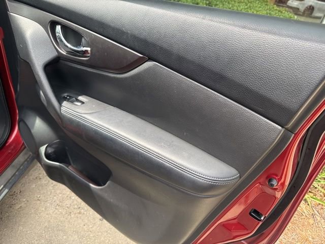 Used 2016 Nissan Rogue S FWD image 15