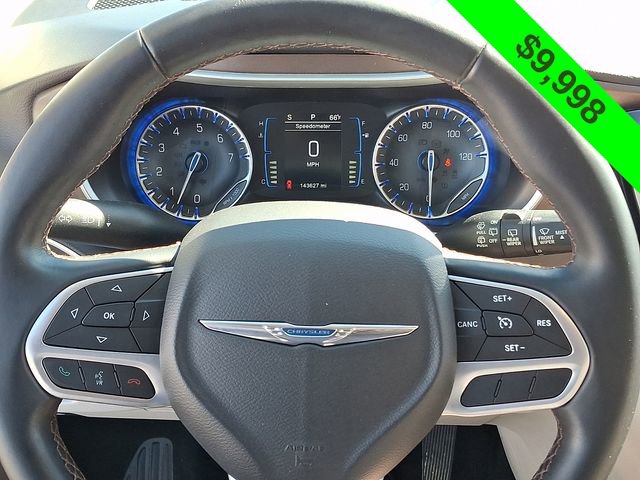 Used 2017 Chrysler Pacifica Touring-L w/ Tire & Wheel Group image 20