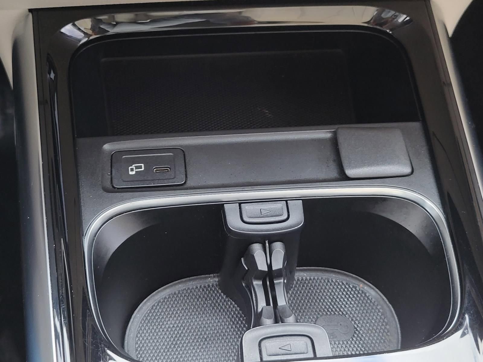 Used 2022 Mercedes-Benz GLA 250 4MATIC w/ Premium Package image 22