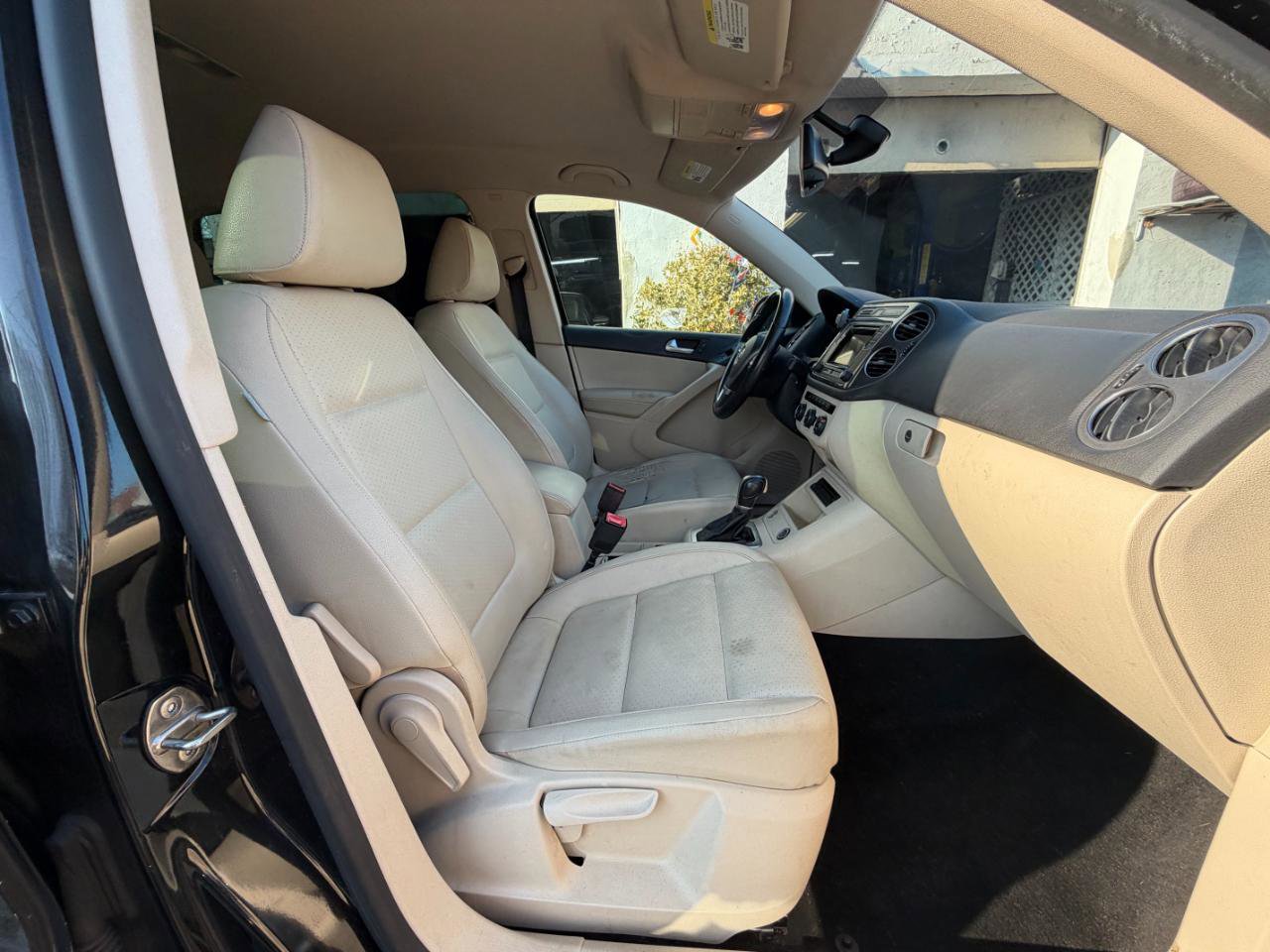 Used 2016 Volkswagen Tiguan S image 29