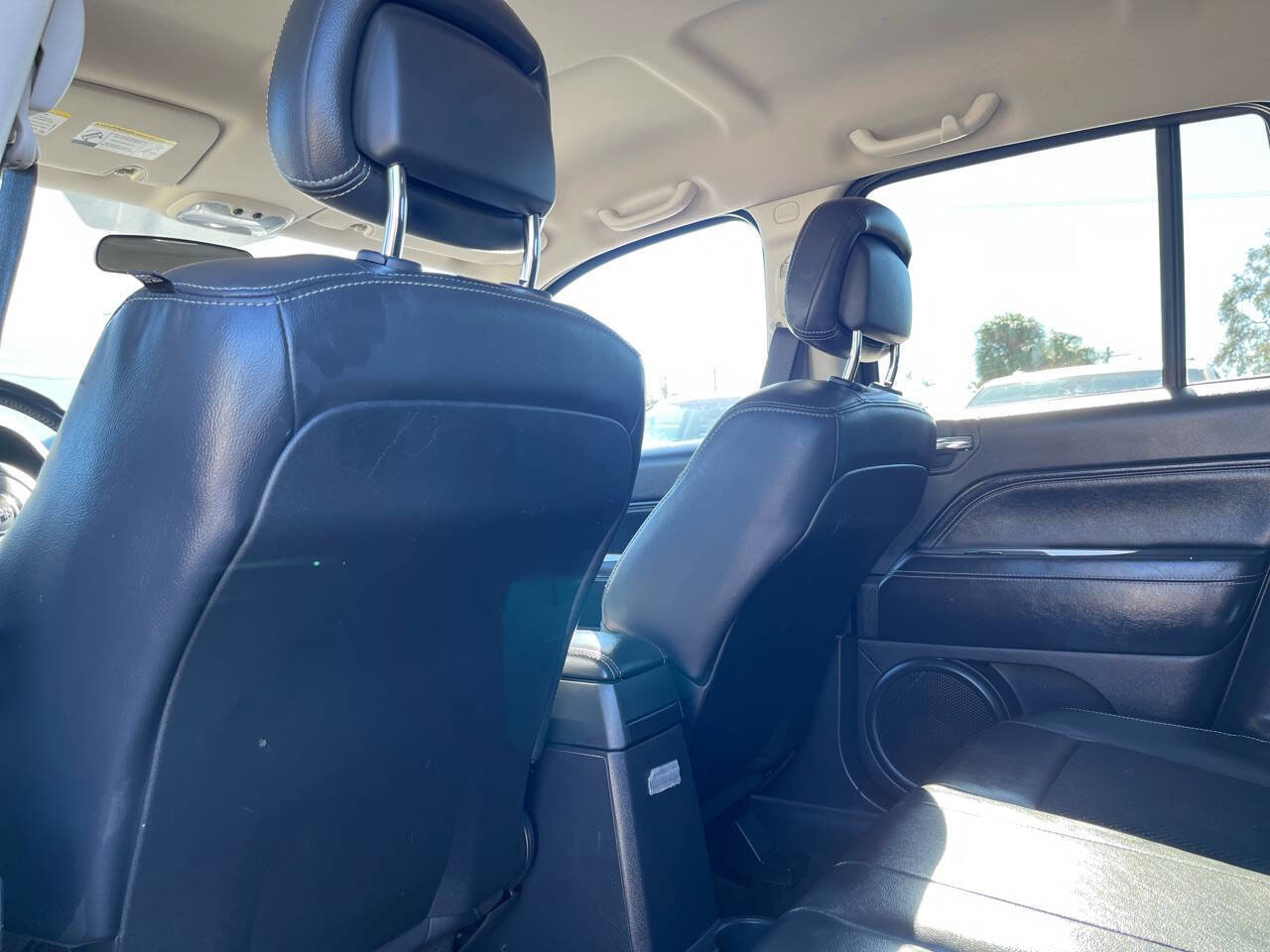 Used 2014 Jeep Compass Latitude image 16