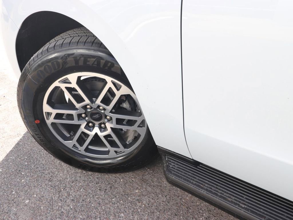 New 2026 Ford Expedition Active image 4