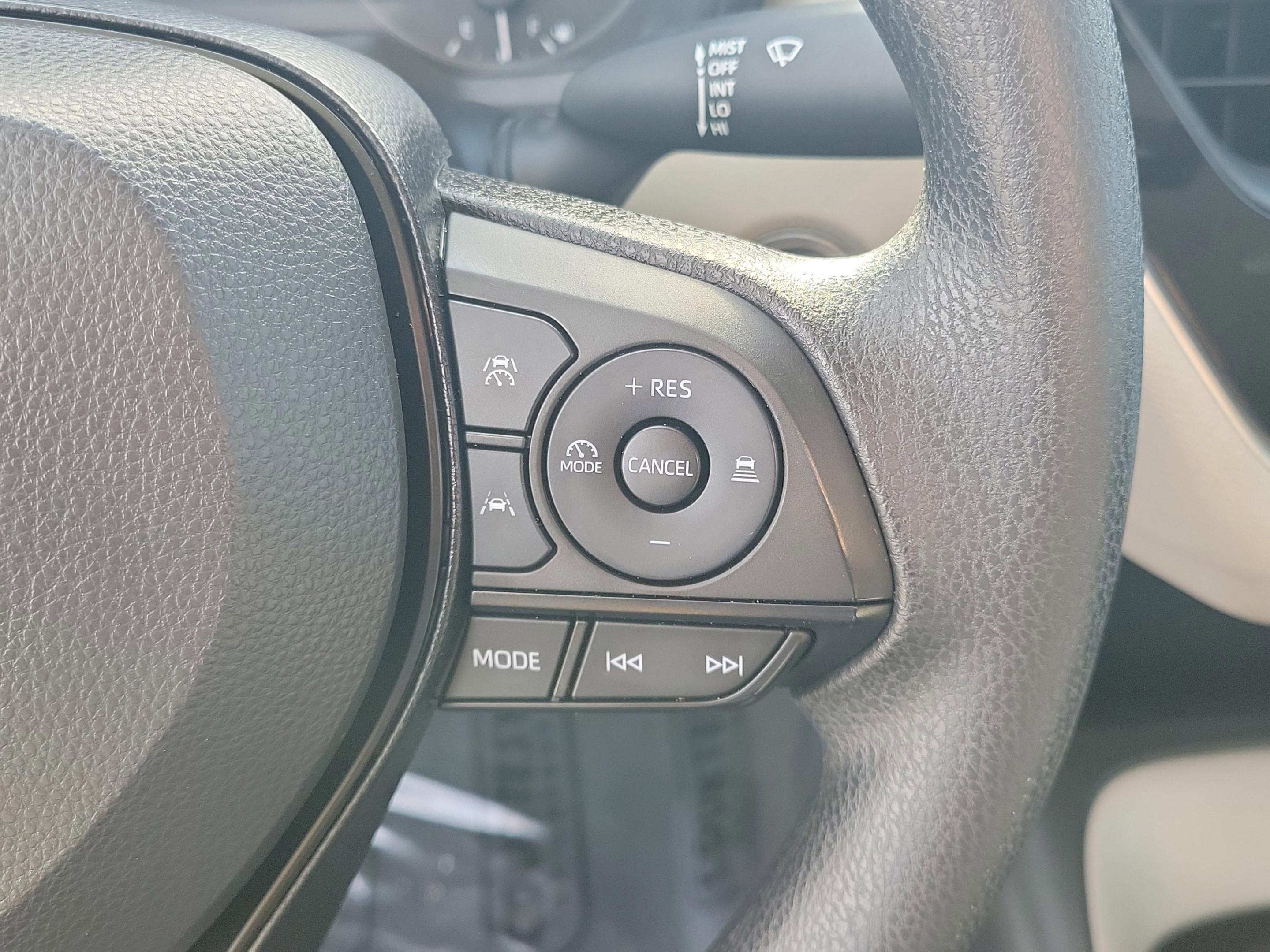 Used 2025 Toyota Corolla LE w/ Convenience Package image 24