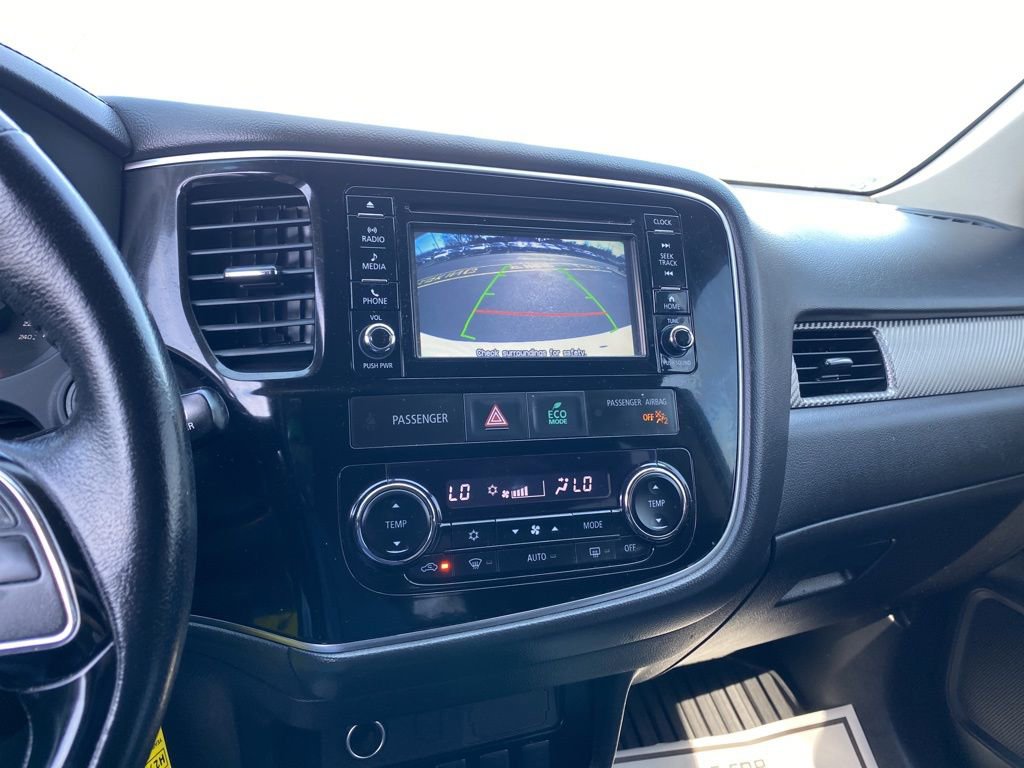 Used 2017 Mitsubishi Outlander ES image 12