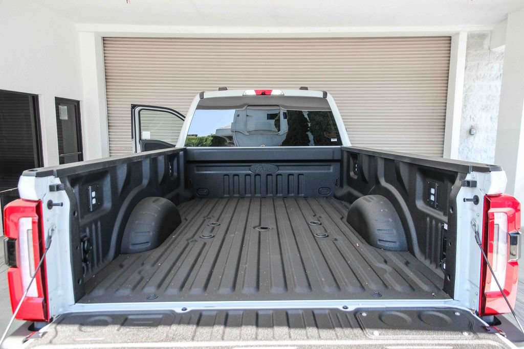 Used 2026 Ford F450 Platinum w/ FX4 Off-Road Package AWD/4WD image 28