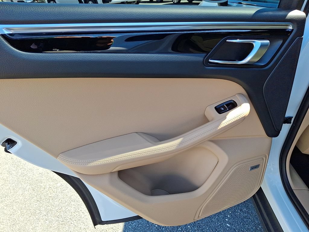 Used 2021 Porsche Macan S AWD/4WD image 23