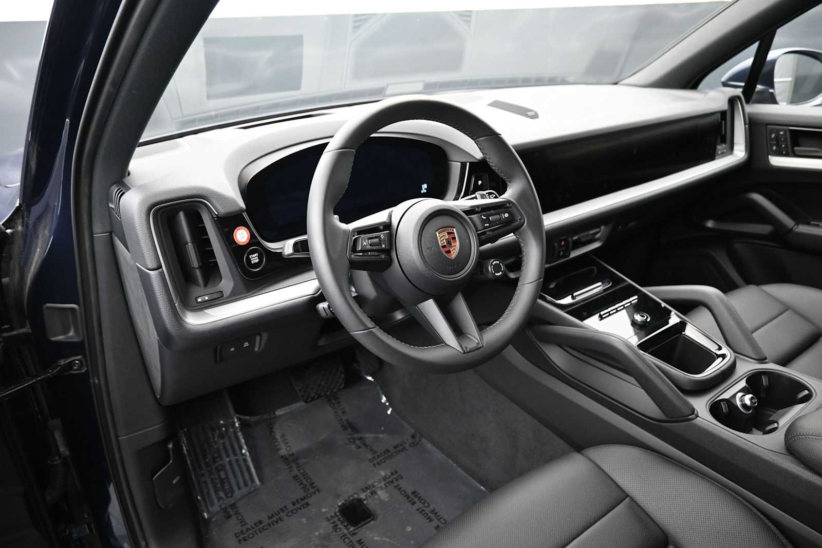 Certified 2025 Porsche Cayenne AWD/4WD image 4