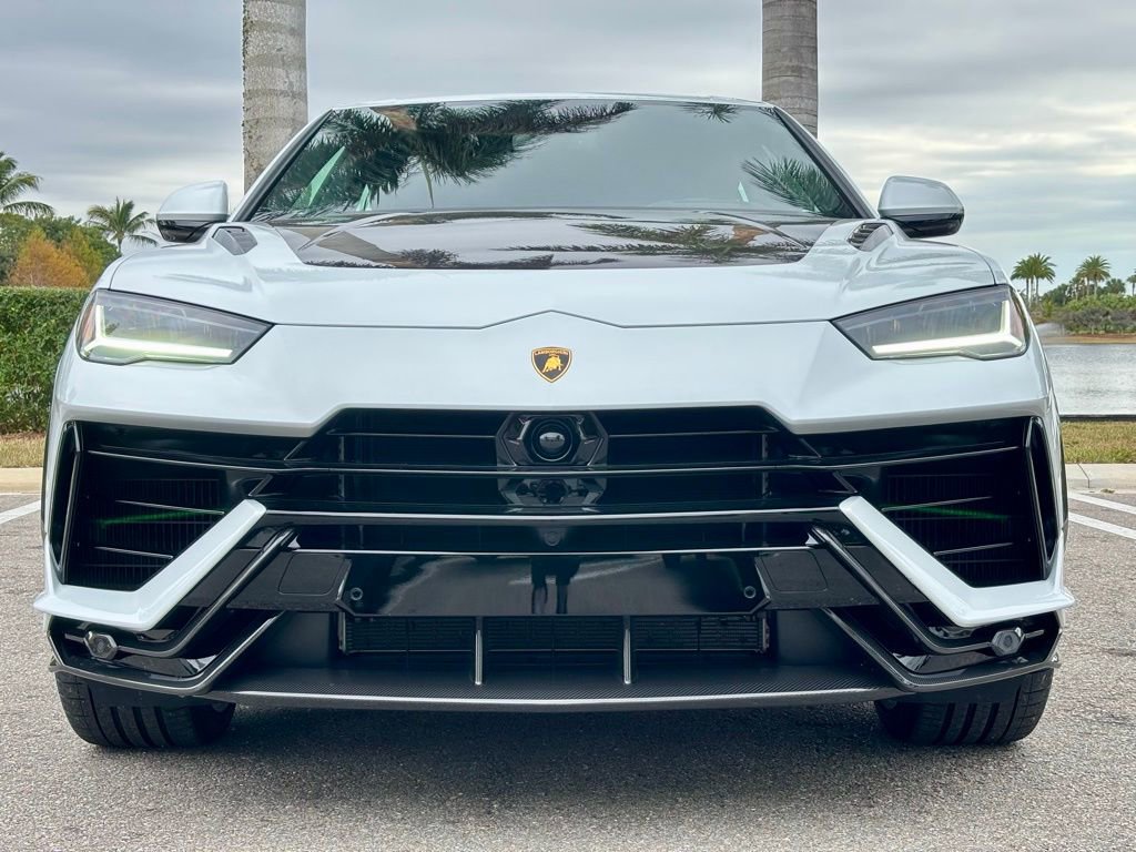 Used 2024 Lamborghini Urus S AWD/4WD image 2